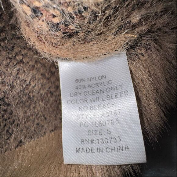 Umgee Women's V-Neck Fuzzy Leopard Animal Print Sweater Brown Size S Oversized - Picture 7 of 10